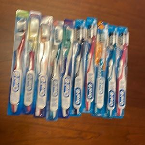 Various 10 Oral-B teeth brush